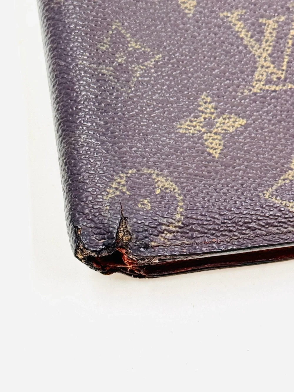 Louis Vuitton LV Men’s Vintage Leather Monogram Bifold Wallet